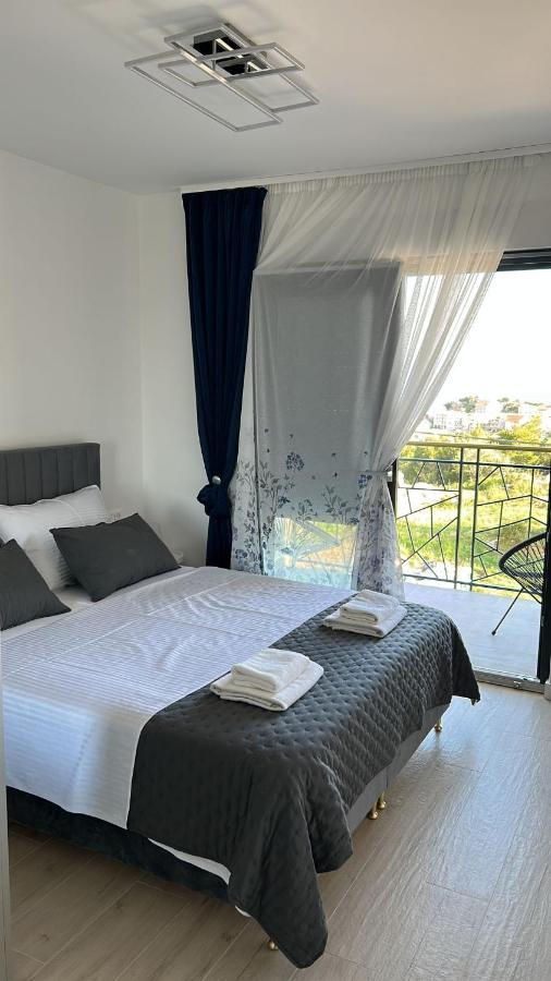 Apartments L-A-M Podstrana Luaran gambar