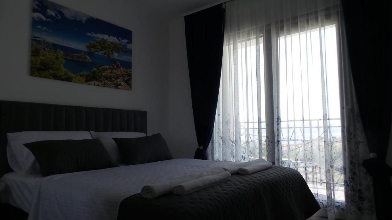 Apartments L-A-M Podstrana Luaran gambar