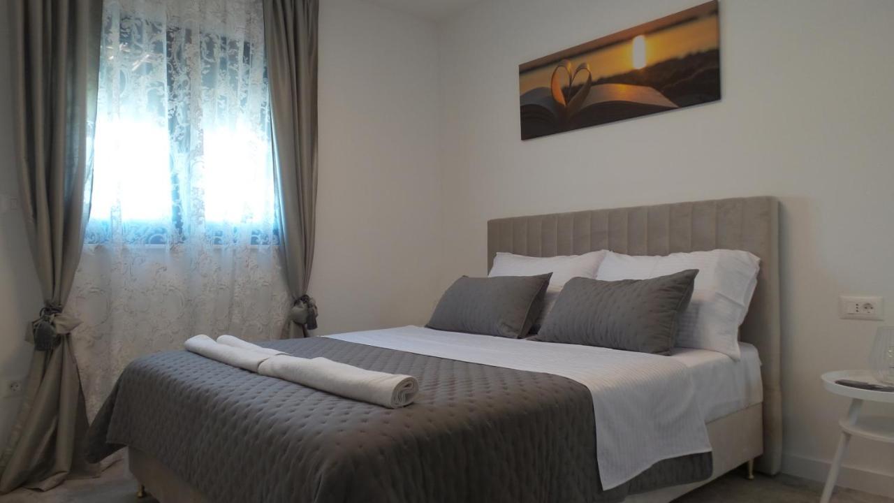 Apartments L-A-M Podstrana Luaran gambar