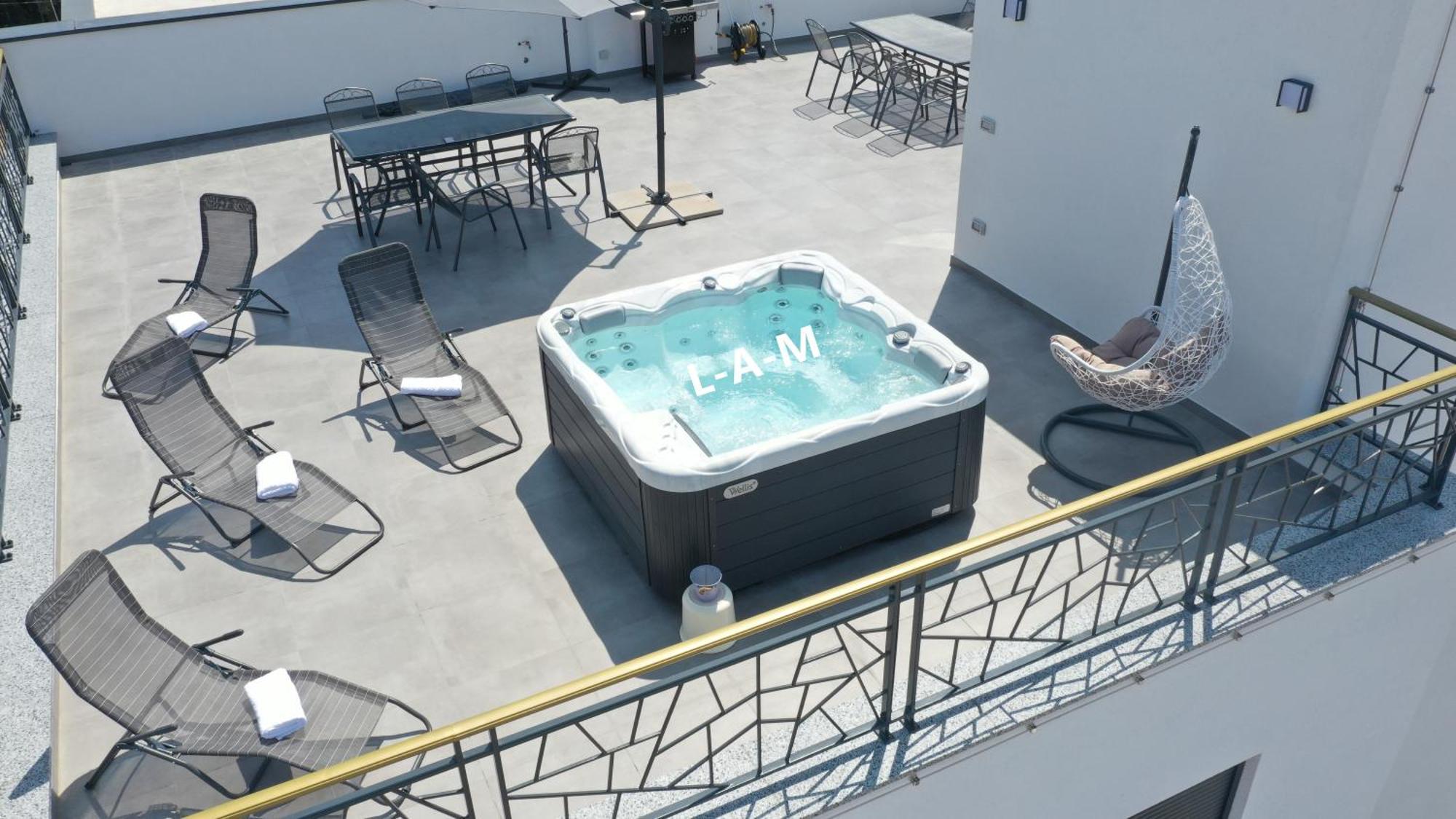 Apartments L-A-M Podstrana Luaran gambar