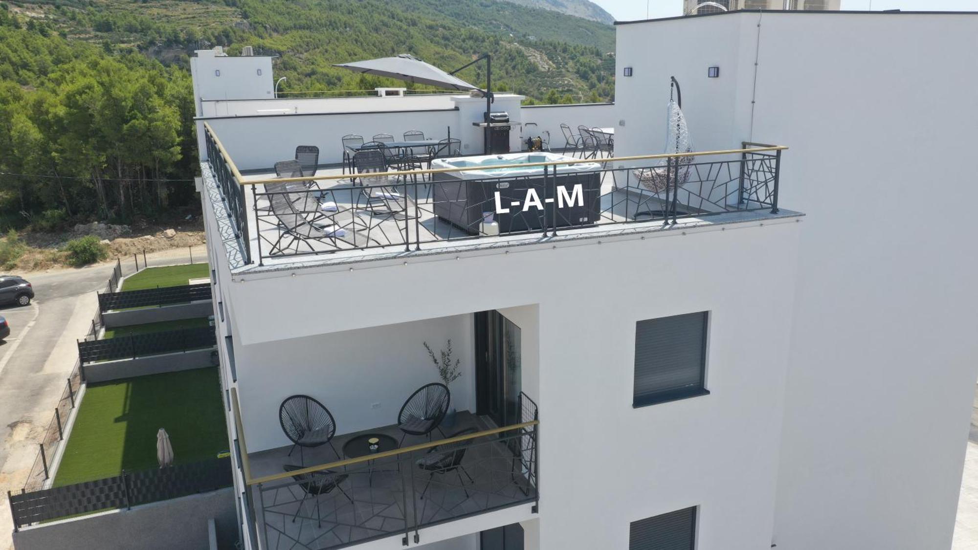 Apartments L-A-M Podstrana Luaran gambar
