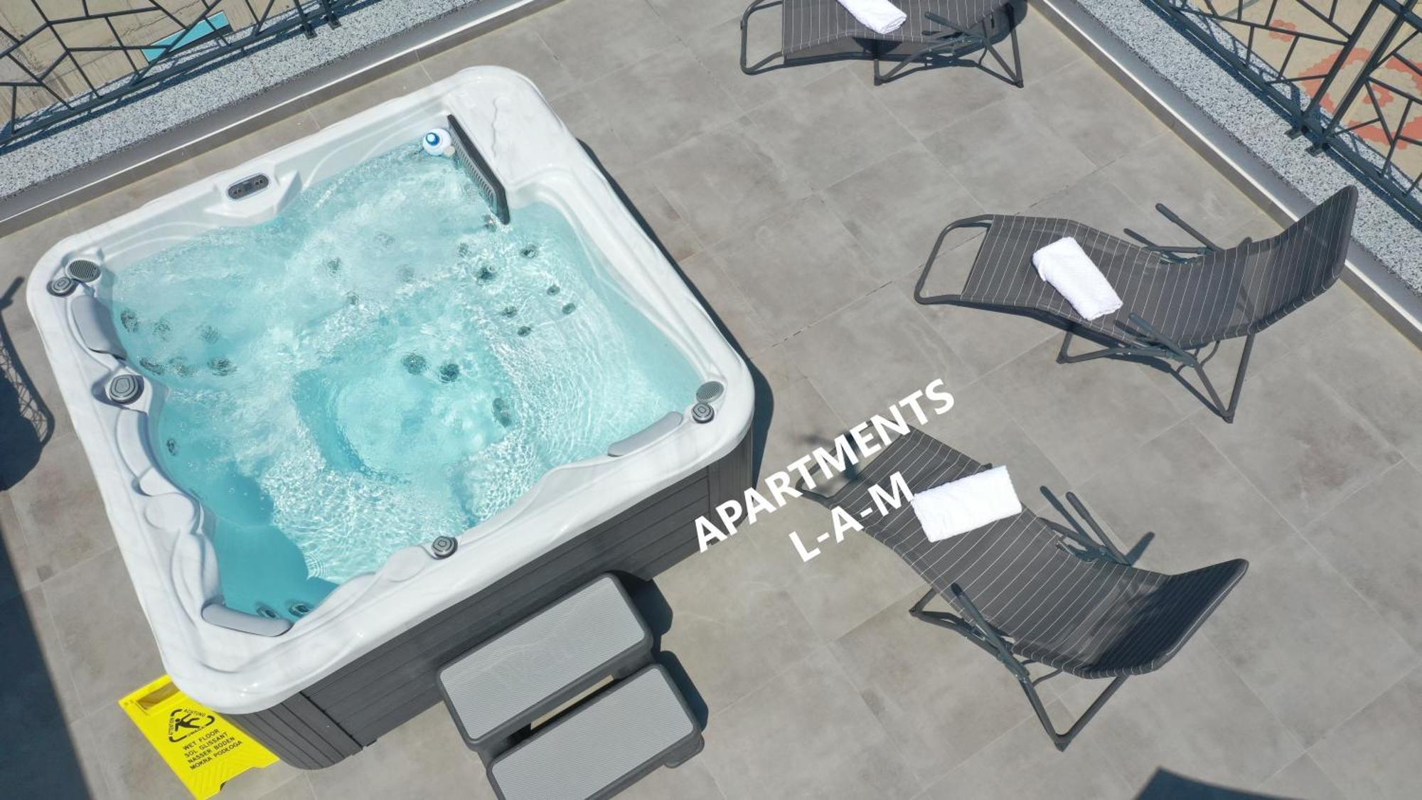 Apartments L-A-M Podstrana Luaran gambar