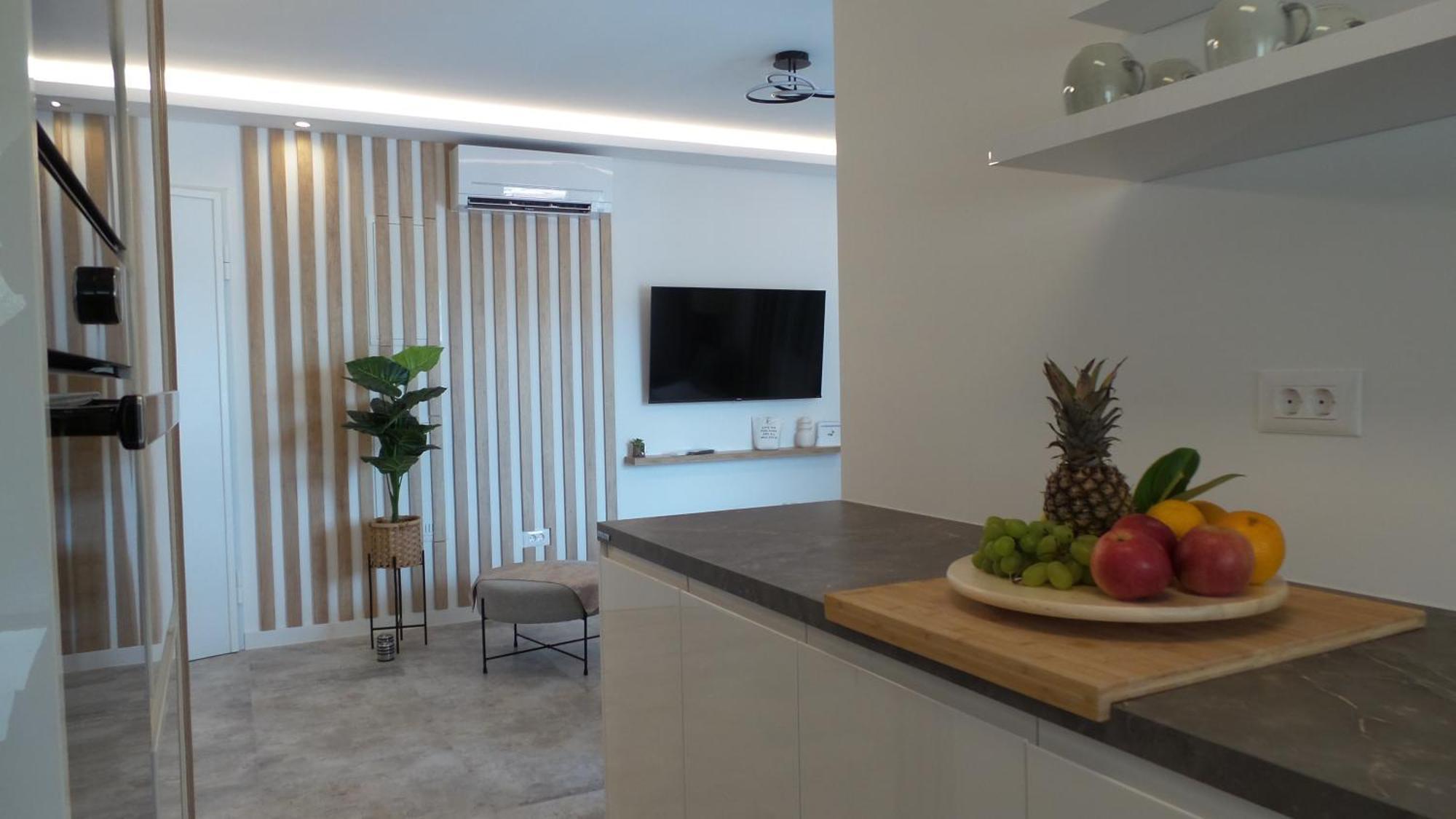 Apartments L-A-M Podstrana Luaran gambar