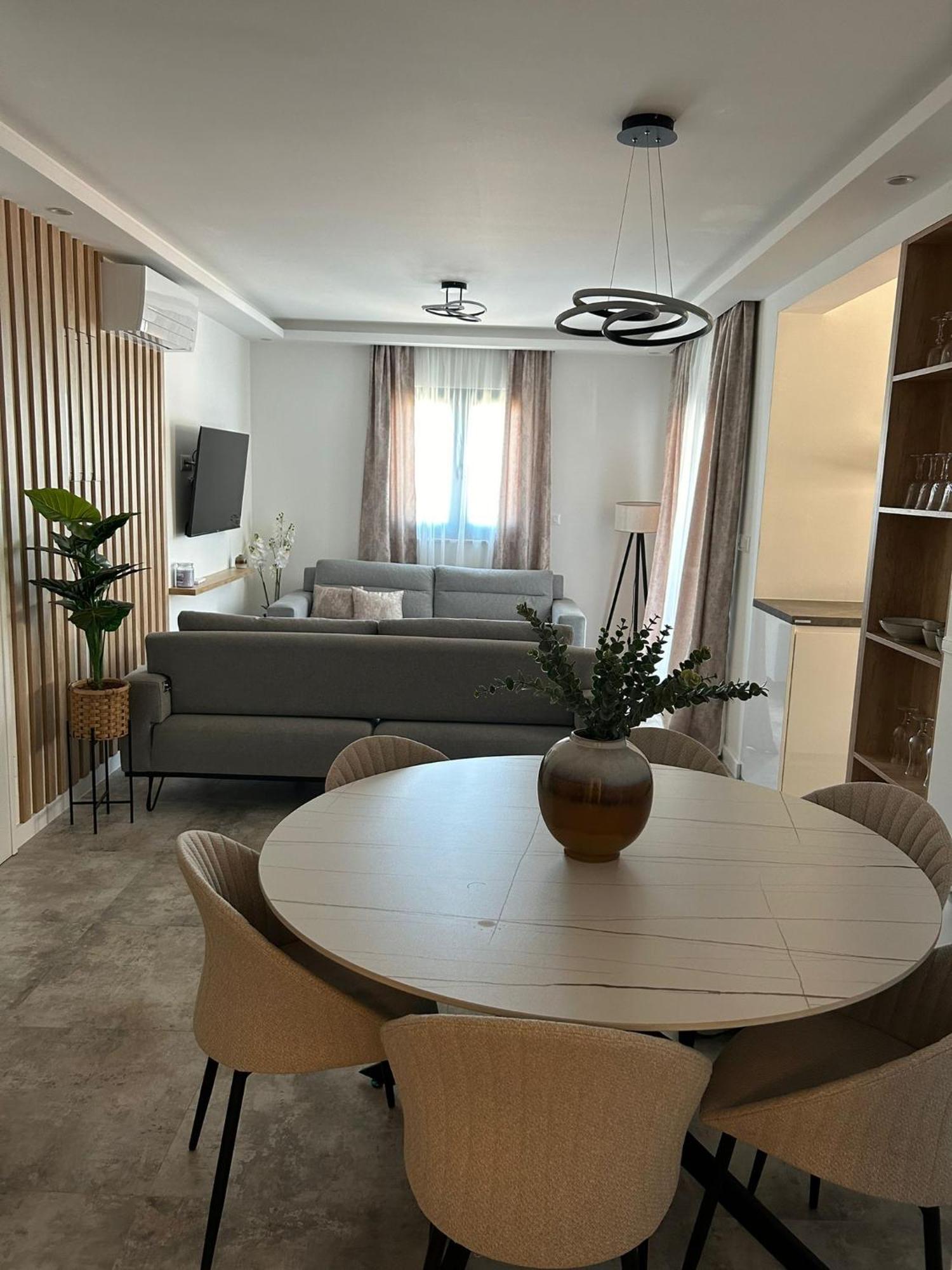 Apartments L-A-M Podstrana Luaran gambar